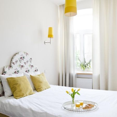 Bright Apartment In Old Town By Urban Rent Vilnius Exterior photo